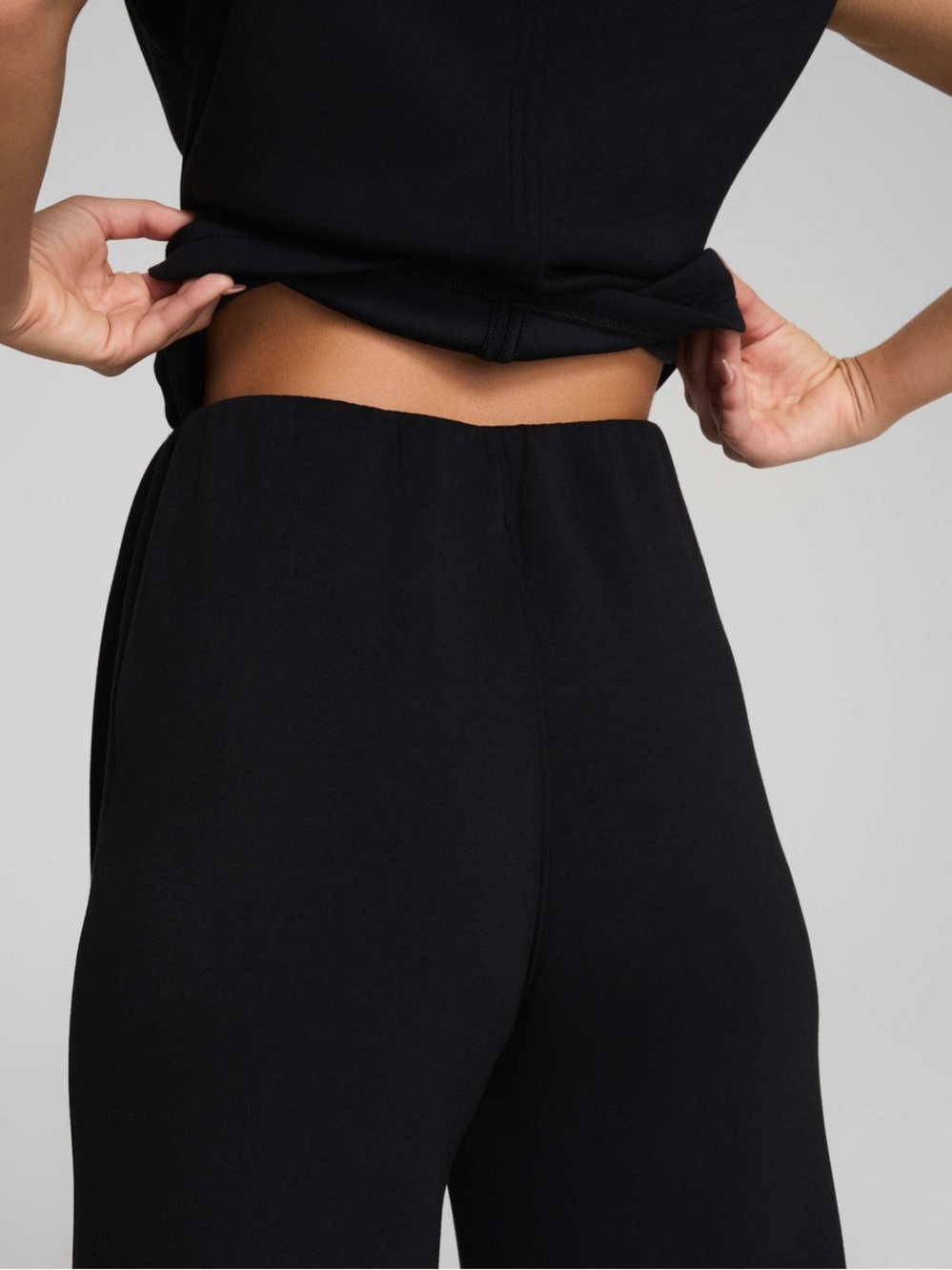 Spanx AirEssentials Tie Waist Jumpsuit Wide Leg Crop Soft Modal In Black Size L - Picture 3 of 10